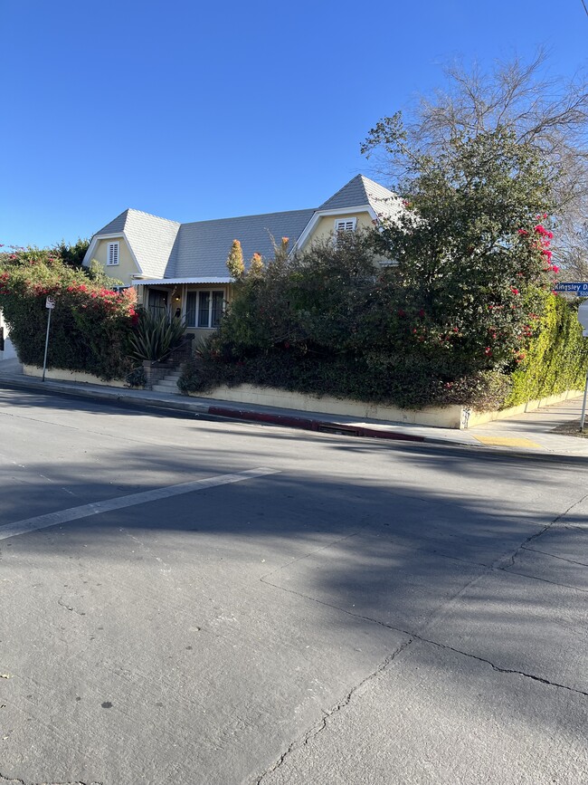 Front of duplex - 502 N Kingsley Dr Townhome