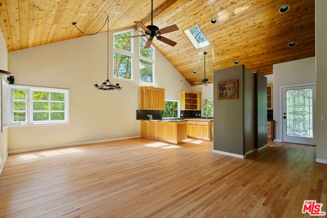 Photo - 20912 Fontaine Rd