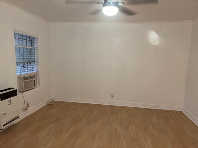 Photo - 1267 S Dunsmuir Ave Unit 1