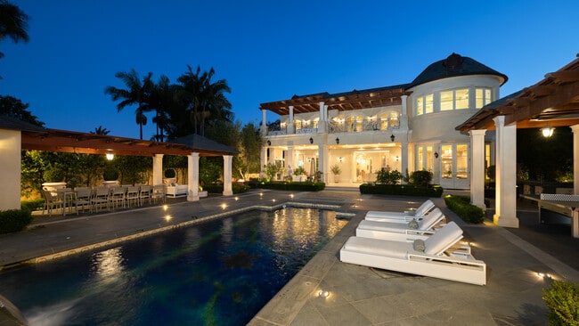 Photo - 718 N Rodeo Dr House