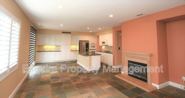 Photo - 621 Riviera Ct