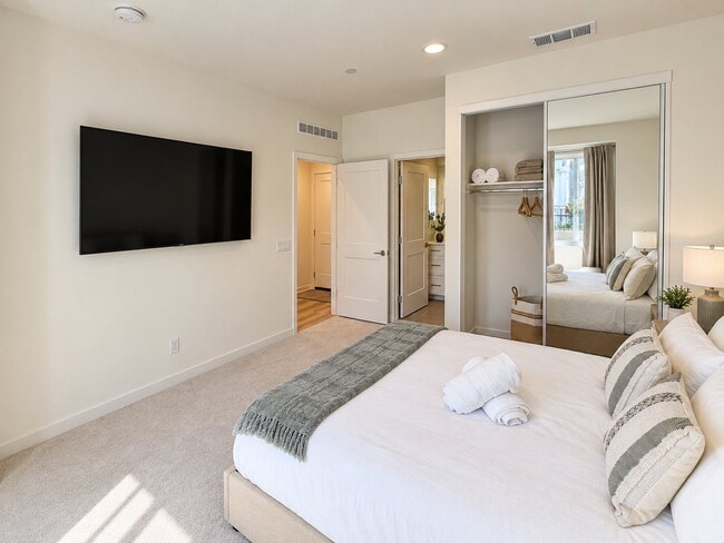 Photo - 2519 Elderberry Ln