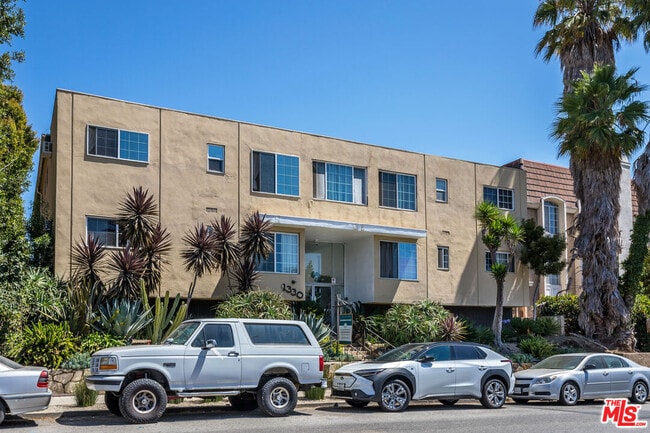 Photo - 1330 S Barrington Ave Unit 11