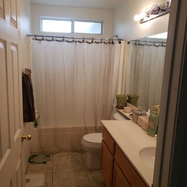 Photo - (Mission Grove) 5 BEDROOM, 1 bedroom downstairs! HOUSE!