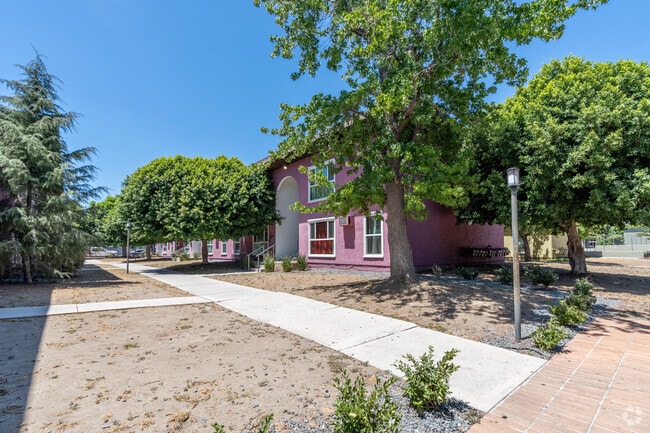 Building Photo - 10560 Haddon Ave Rental