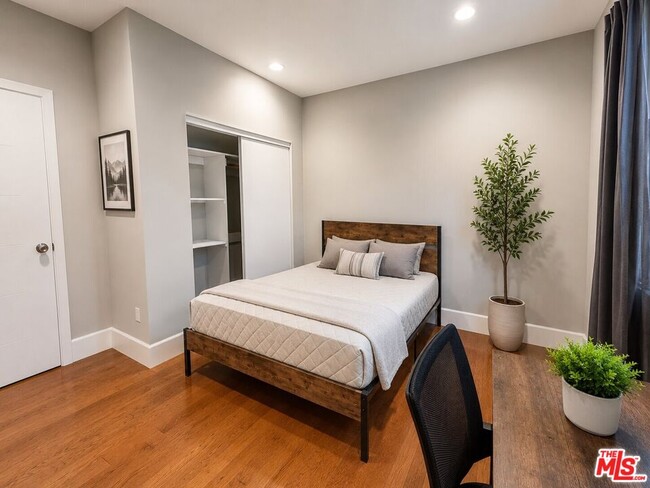 Photo - 1212 W 37th Dr Unit 2