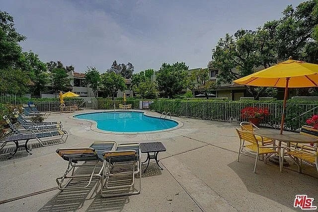 Photo - 11818 Moorpark St