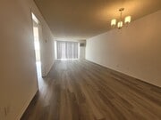 Photo - Eastborne III Apartments