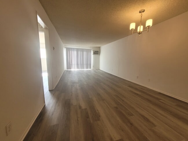 Photo - Eastborne III Apartments