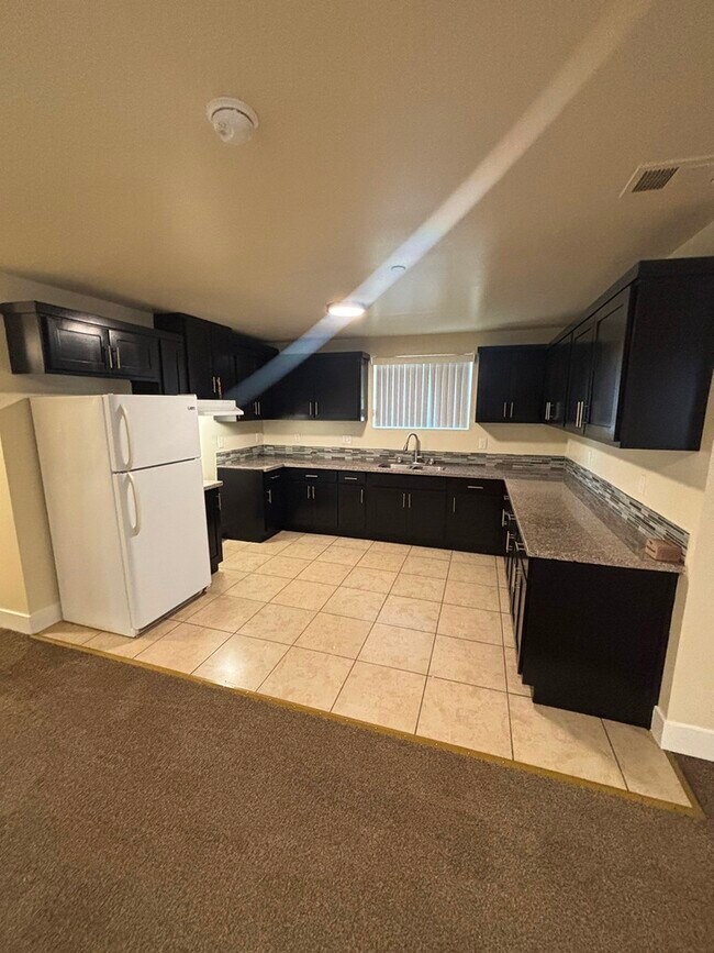 Photo - 148 W 79th St