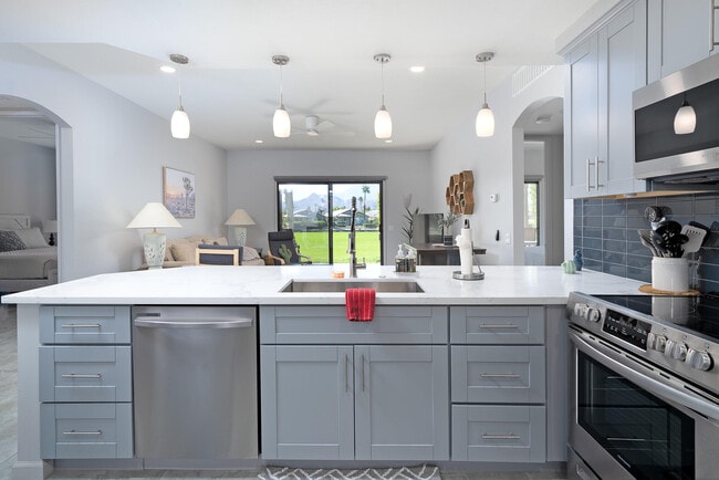 Photo - 67665 Lagos Way