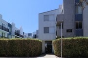Front Entrance - Lafayette Park Apartments