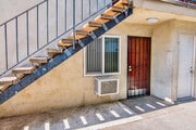 Photo - 14653-14655 Calvert St Apartments