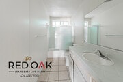Photo - 16515 Victory Blvd Unit 6