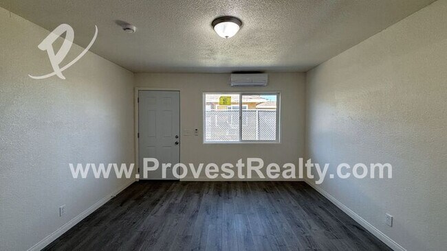 Photo - 11800 White Ave