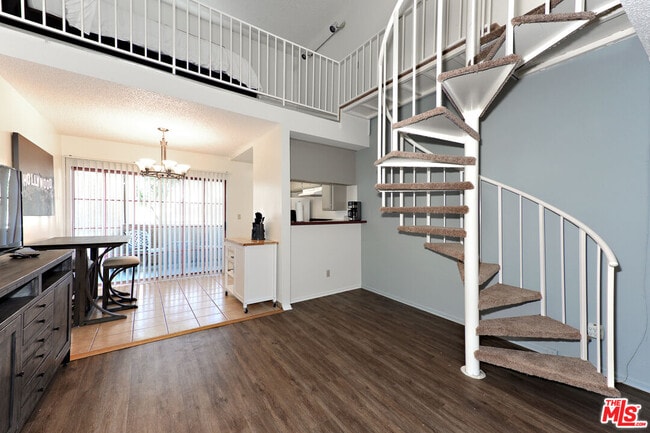 Building Photo - 3600 Bagley Ave Unit 310