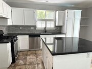 Photo - 43435 Tylman St