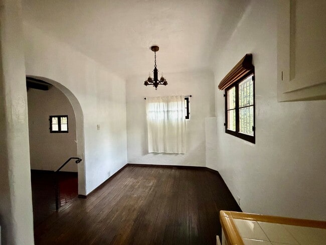 Photo - 1519 N Hayworth Ave Unit 1519 Hayworth