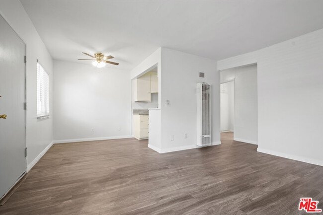 Photo - 115 N Oak St Apartment Unit 15
