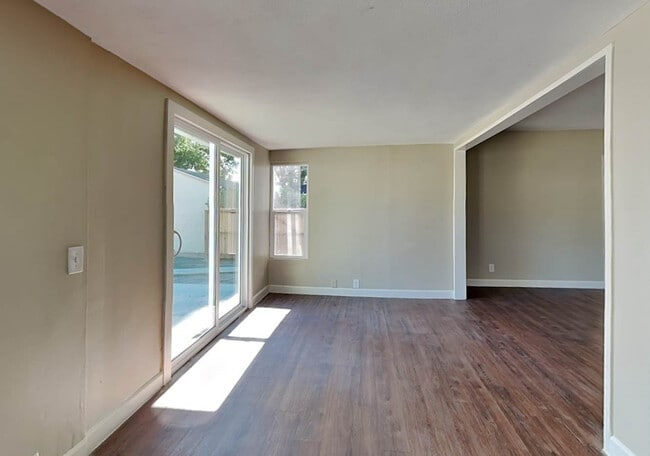 Photo - 6953 Donna Ave