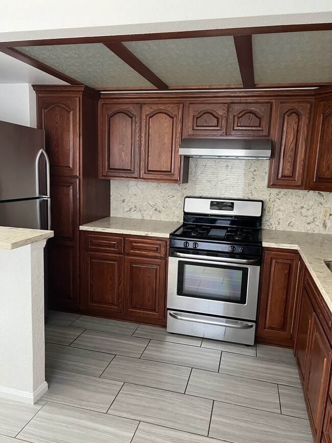 Photo - 1436 E 8th St Unit B