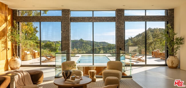 Photo - 12752 Mulholland Dr
