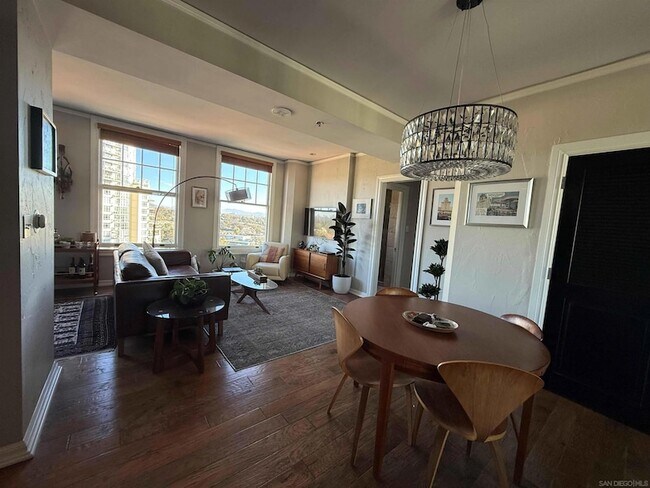 Photo - 702 Ash St Unit 1002
