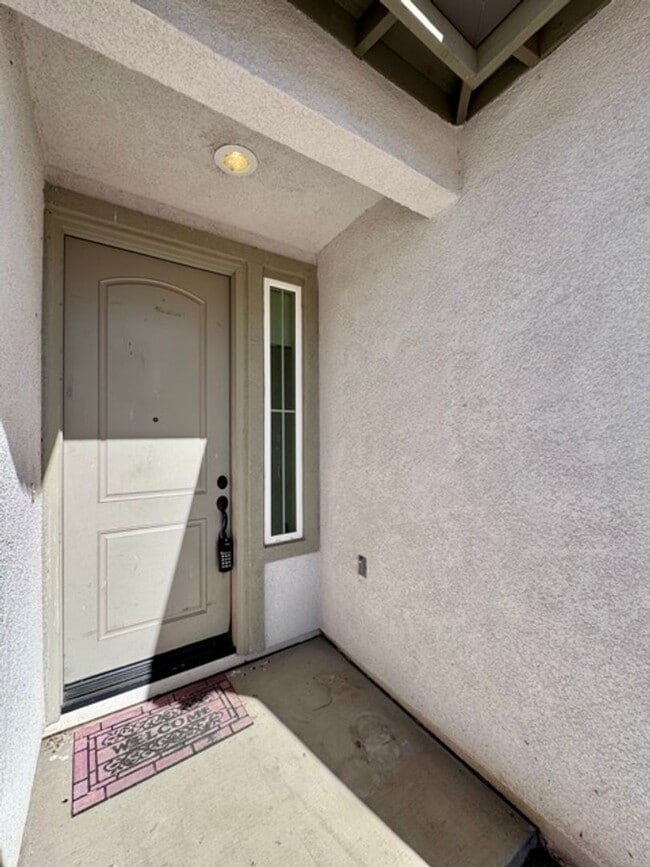 Photo - MOVE IN SPECIAL!! Move in on or before Oct...