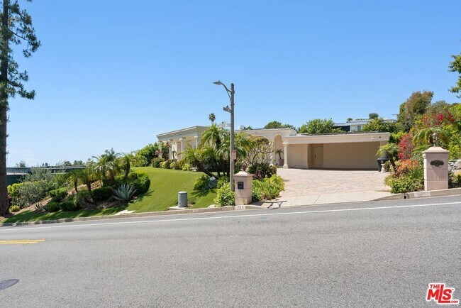 Photo - 1725 Loma Vista Dr