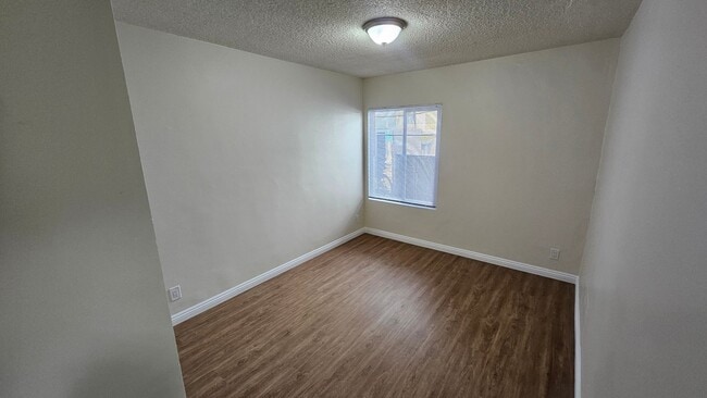 Photo - 1375 W 20th St Unit 1