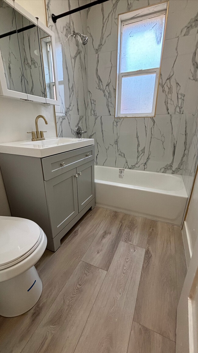 Photo - 4015 Melrose Ave