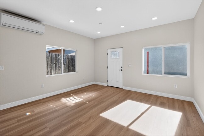 Photo - 8090 Flanders Dr