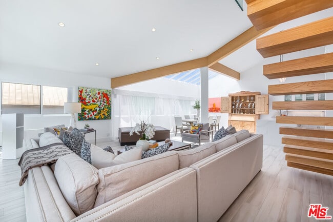 Photo - 18 Union Jack St Unit 302