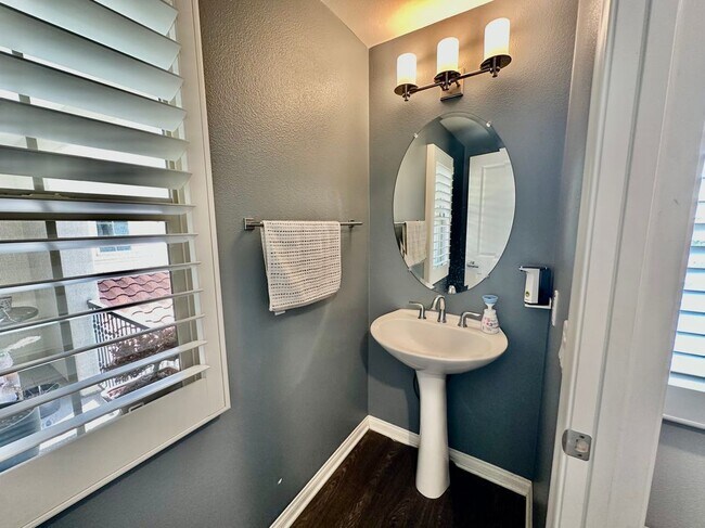 Photo - 188 Capricorn