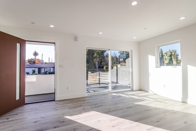 Photo - 148 S Madison Ave Unit # 2