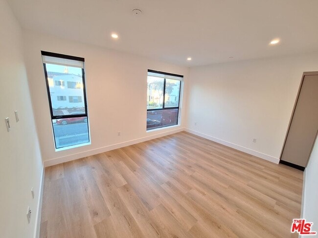 Photo - 8326 Blackburn Ave Unit 304