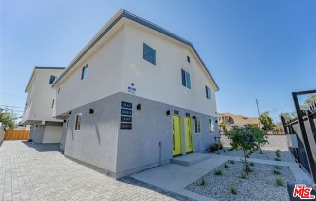 Photo - 1348 E Vernon Ave