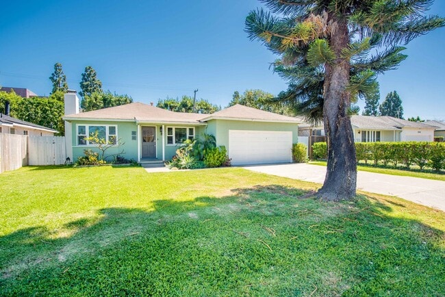 Building Photo - 20092 Bayview Ave