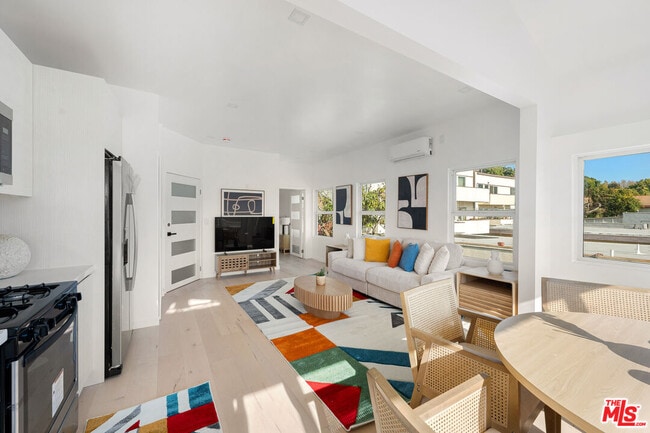 Photo - 117 W Channel Rd Unit 121