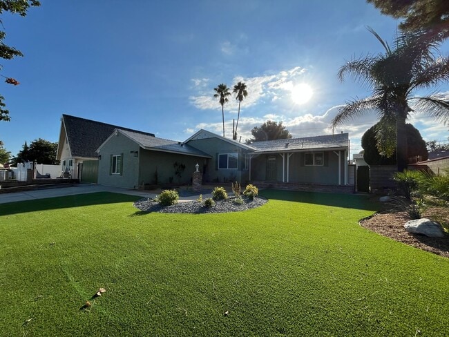 Upgraded + freshly prepped 3+2.5 in Granad... - Upgraded + freshly prepped 3+2.5 in Granad... House