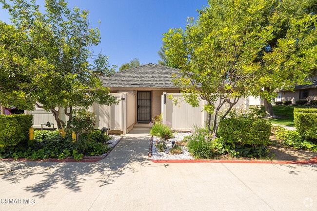 Building Photo - 28801 Conejo View Dr Rental