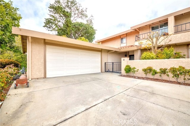 Building Photo - 14 Peartree Ln