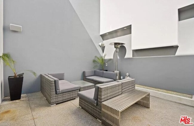 Photo - 800 N Harper Ave