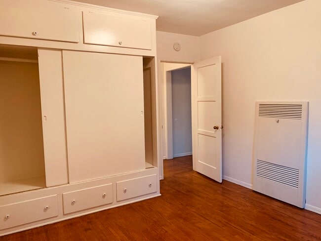 bedroom facing into hall - 2624 1/2 S Sepulveda Blvd Unit 2624 1/2