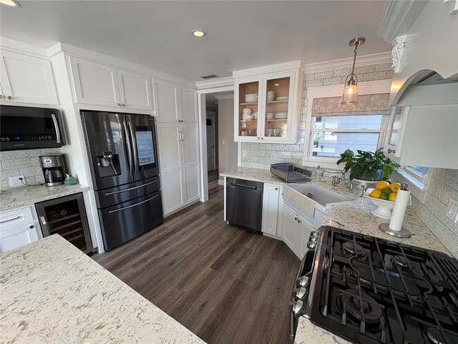 Photo - 15471 Victoria