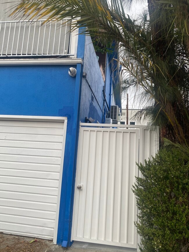 Building Photo - 405 W Broadway Unit E