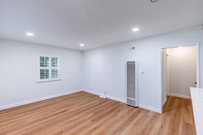 Photo - 817 Vernon Ave