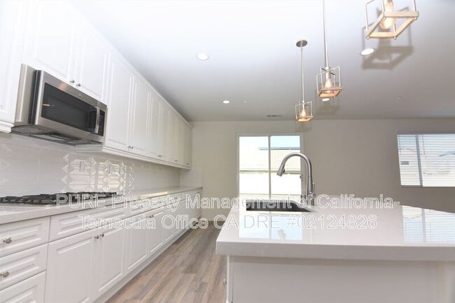 Photo - 32615 Cert St