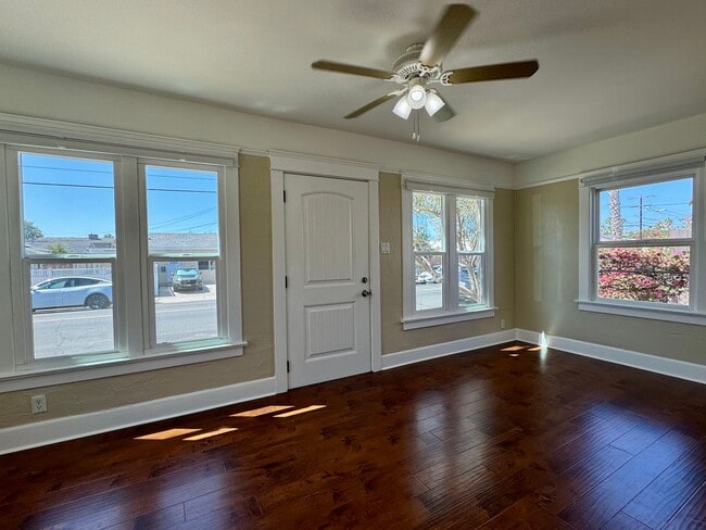 Photo - 3320 Redwood St