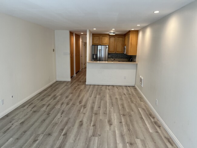 Photo - 22 Navy St Unit 104